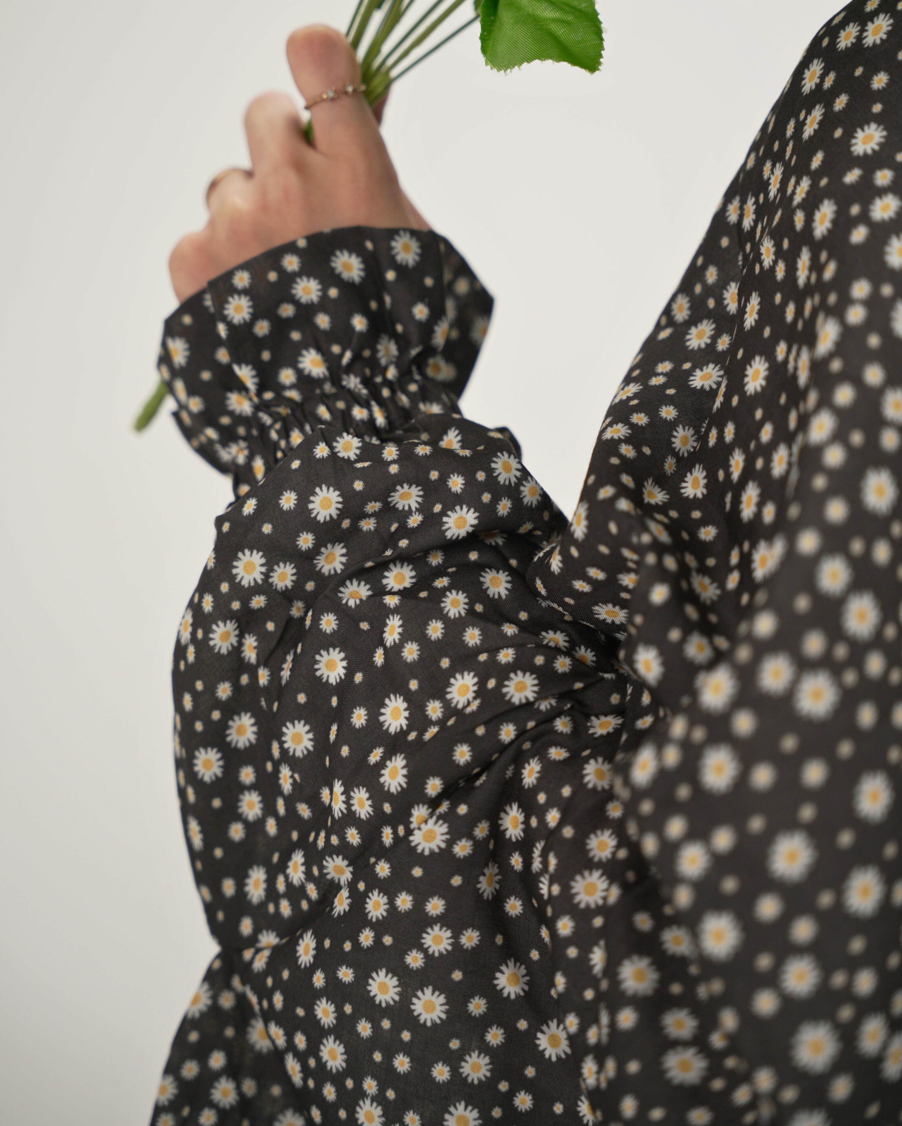 Inaara | Black Floral Cotton Namaz Makhna - With Sleeves