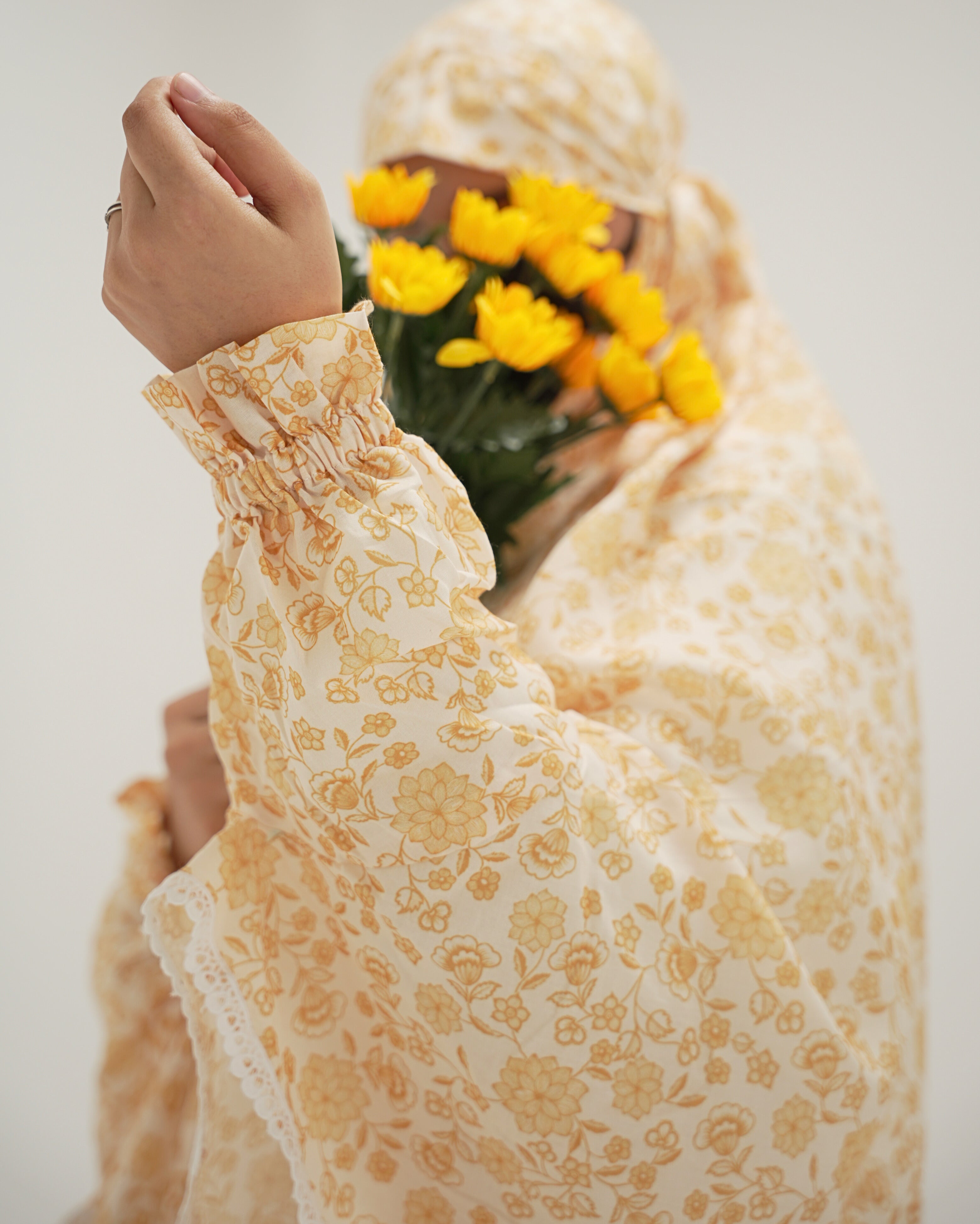Zahra | Yellow Floral Cotton Namaz Makhna - With Sleeves