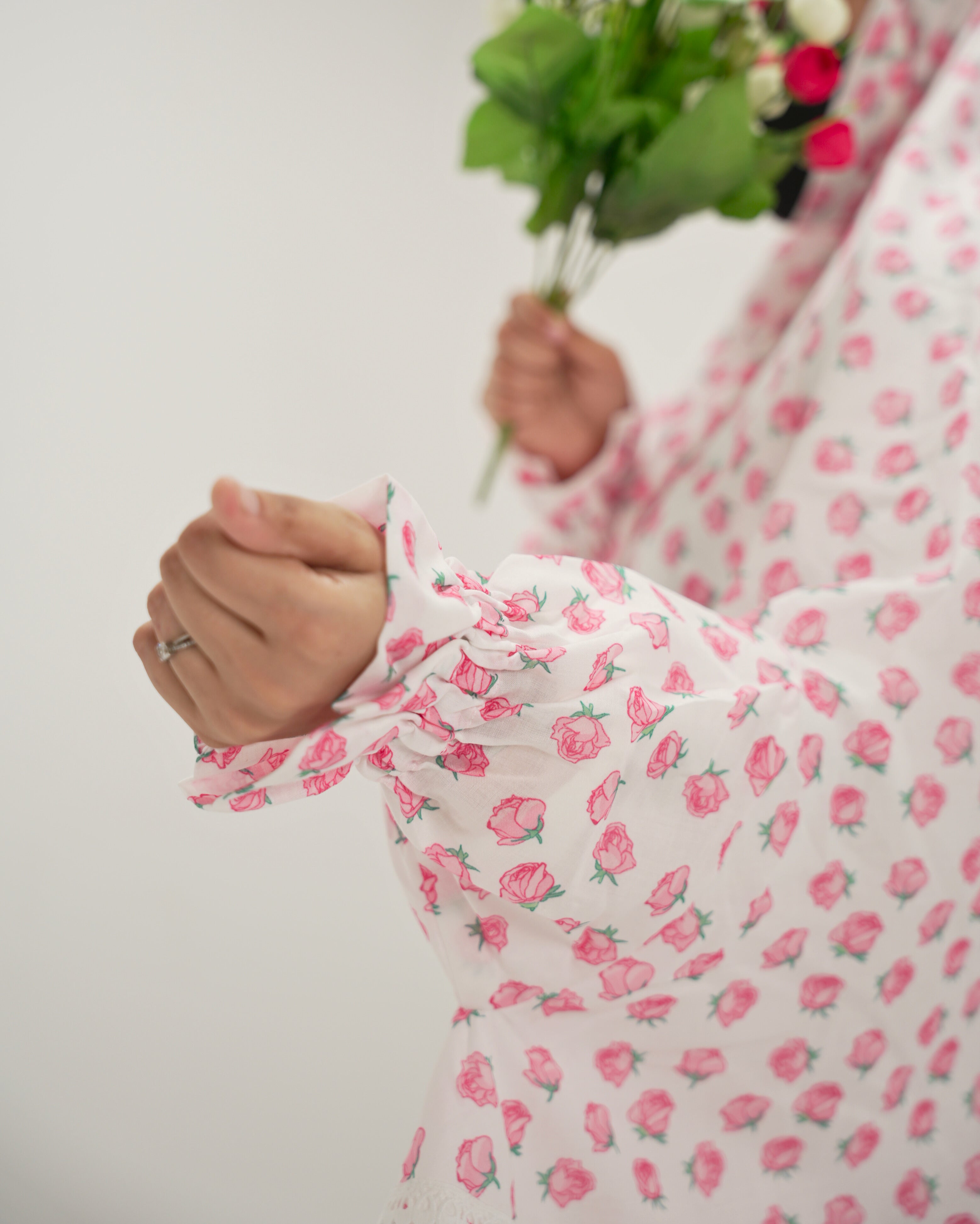 Niloufar | Roses Print Cotton Namaz Makhna - With Sleeves