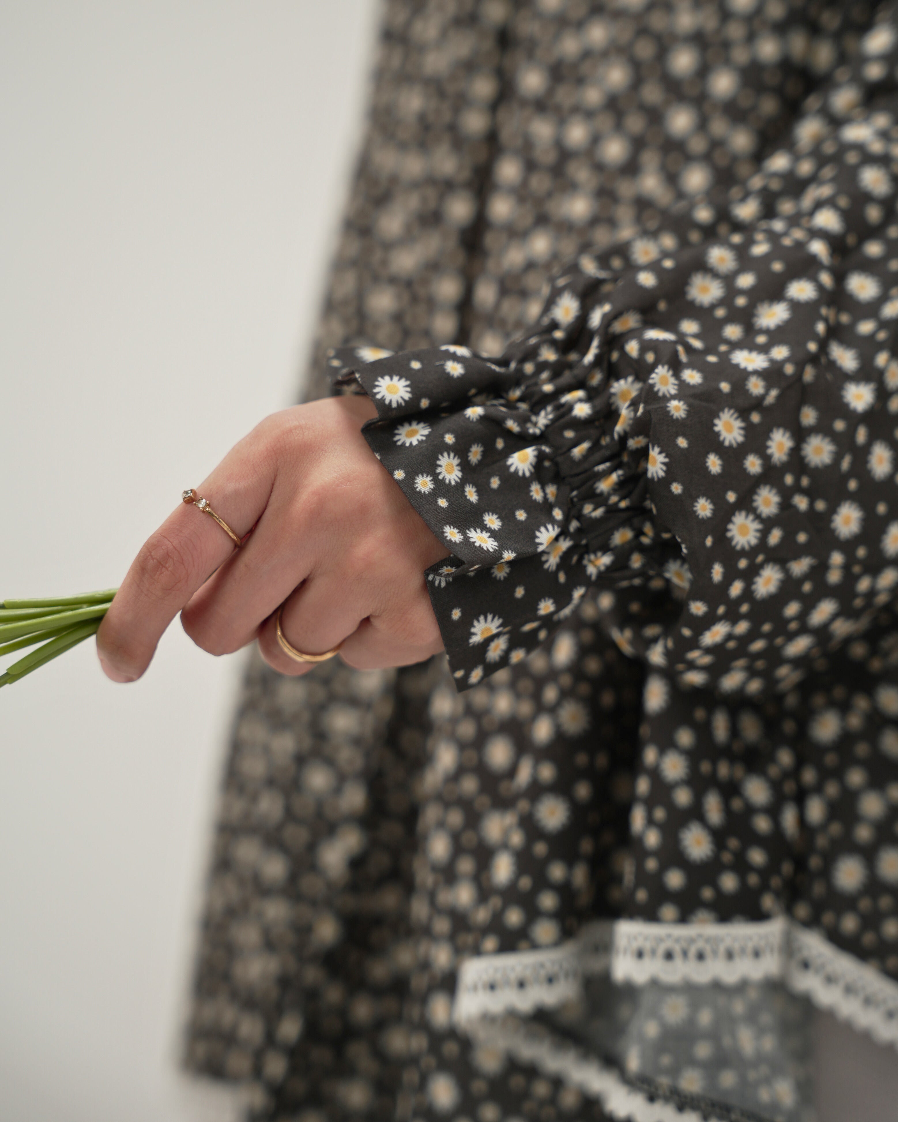 Inaara | Black Floral Cotton Namaz Makhna - With Sleeves