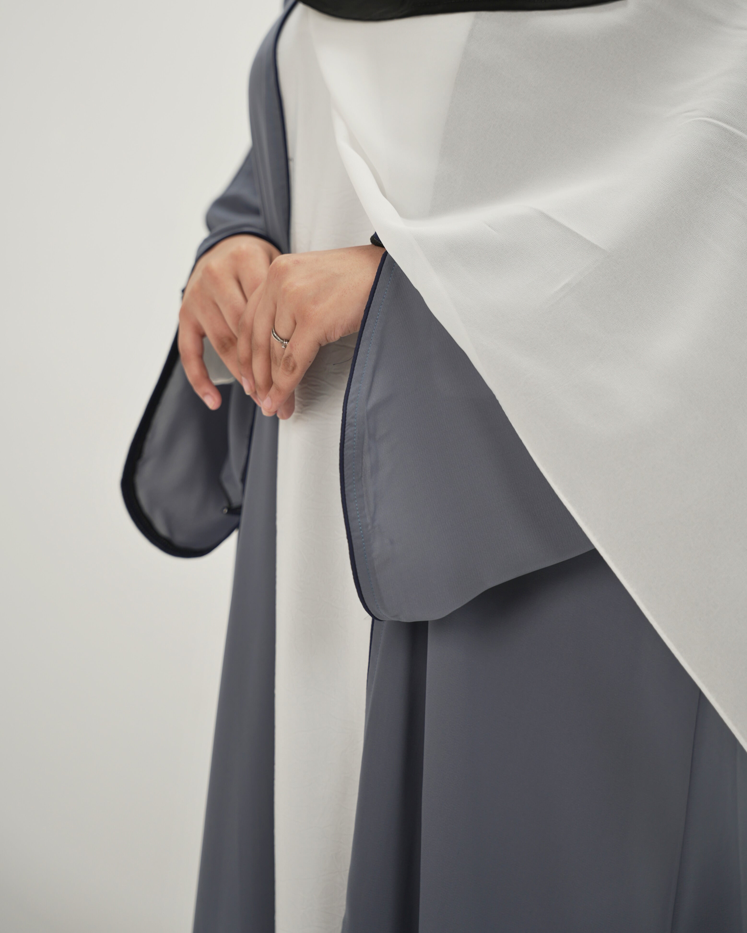 Sakinah | Shrug Abaya Set - Grey
