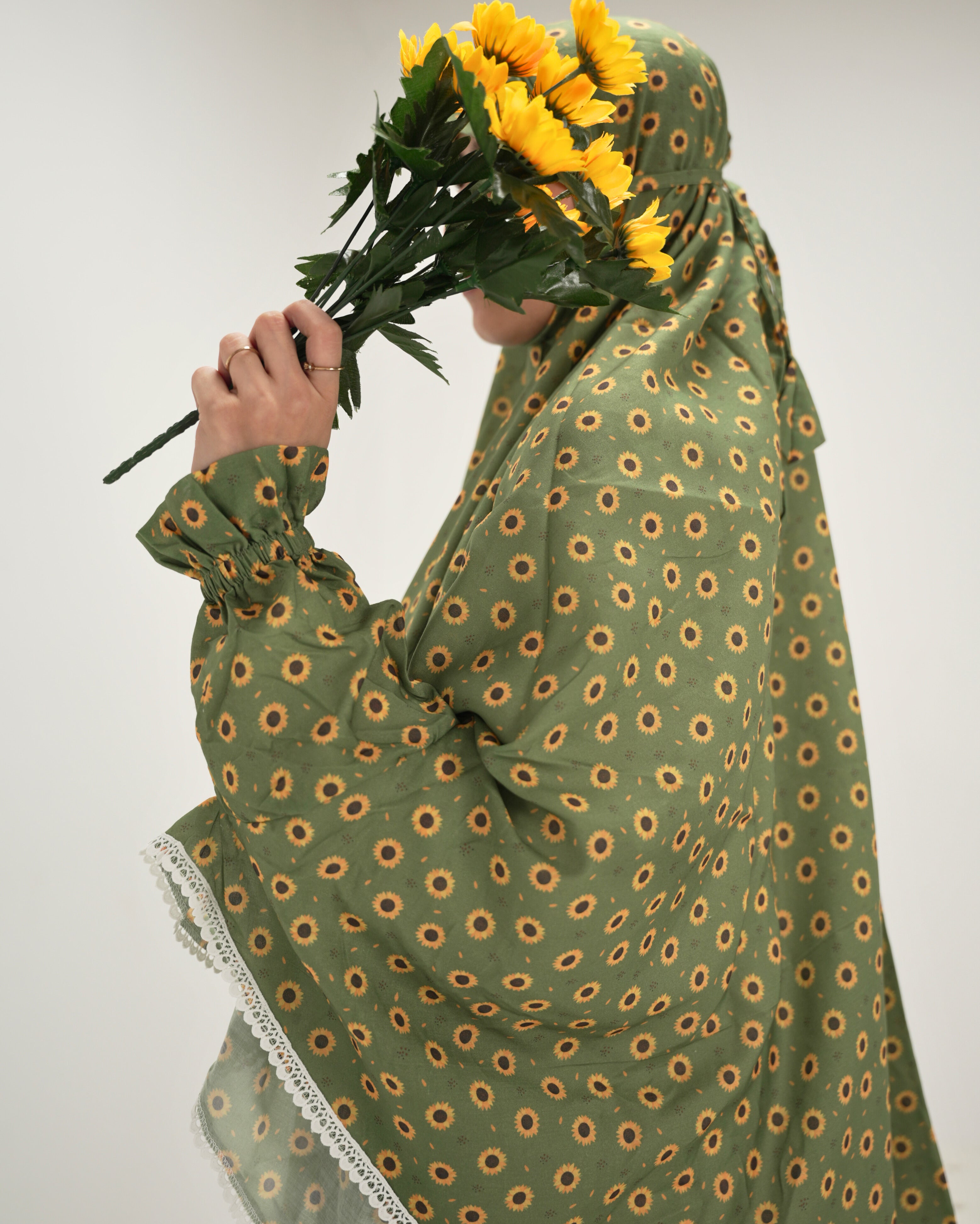 Shamsi | Sunflower Print Cotton Namaz Makhna - With Sleeves