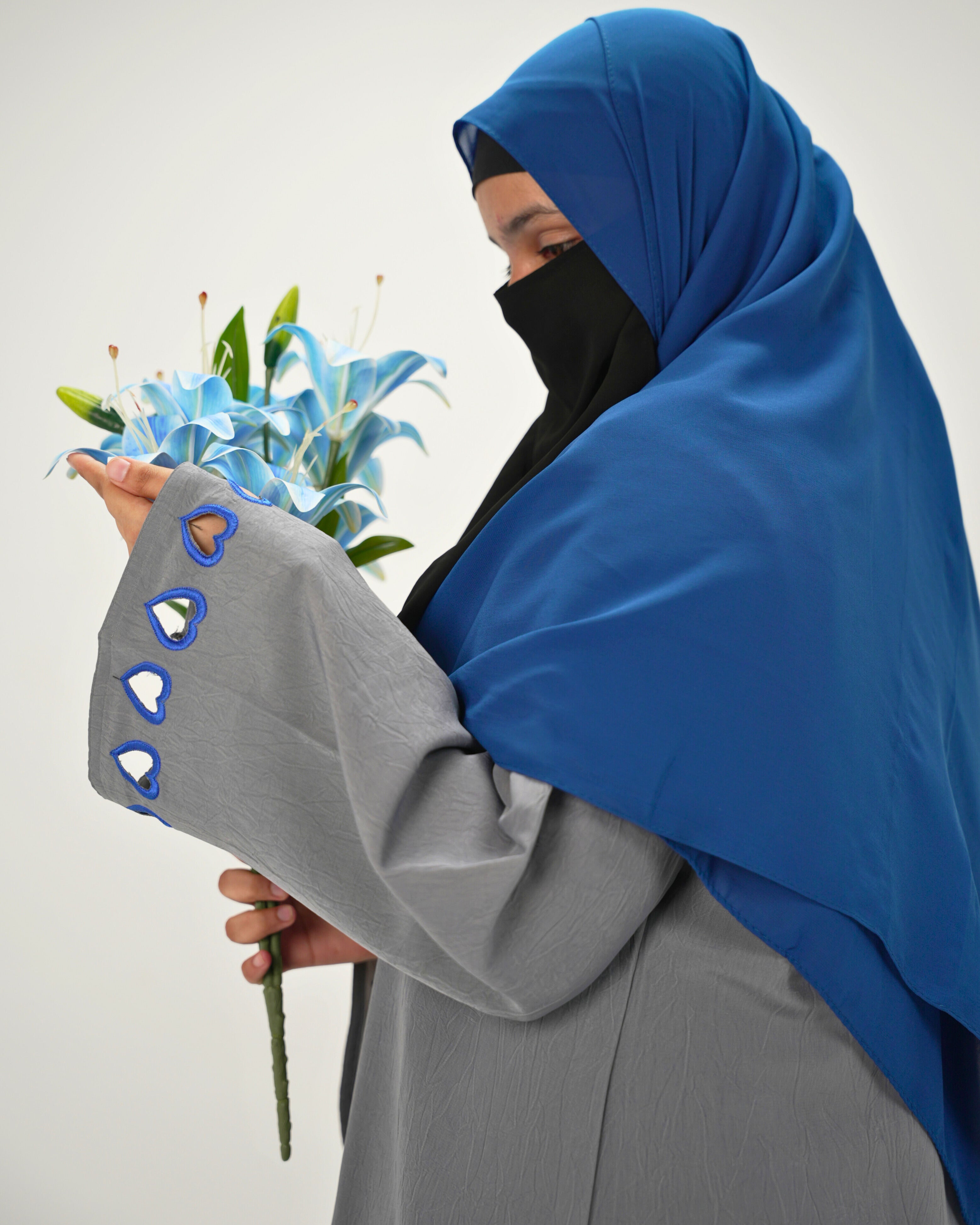 Noorain | Heart Cutwork Embroidery Abaya - Mist Grey